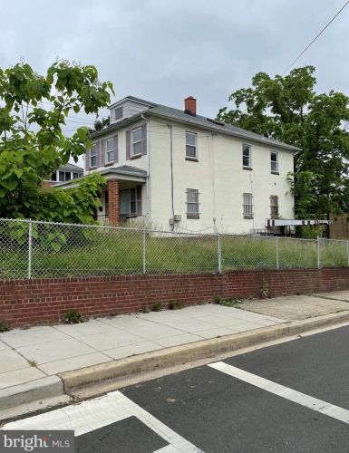 4818 Jay St, Washington DC 20019-3755 exterior