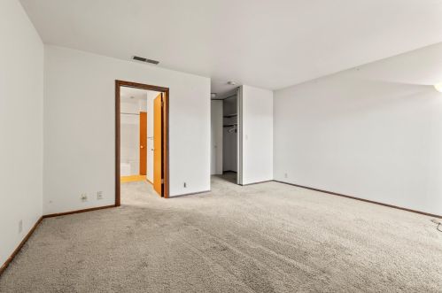 9043 70, Milwaukee WI 53223-2114 exterior