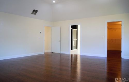 3 Tamagnini Ct, Edison NJ  08820-2127 exterior