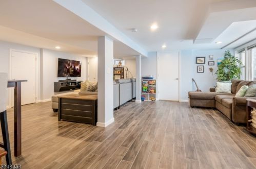 32 Conklin Ave, Morristown NJ 07960-3704 exterior