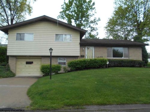 652 Bellaire Dr, Morgantown, WV 26505-2421