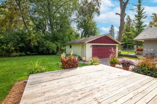 6038 Ironwood Ln, Milwaukee WI 53217-4423 exterior