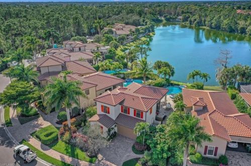 7915 Cordoba Pl, Naples FL exterior