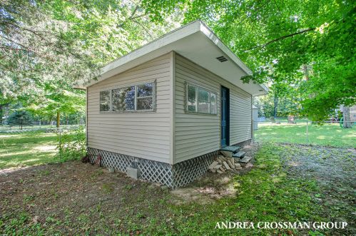 24648 Chestnut St, Dowagiac MI 49047-1902 exterior