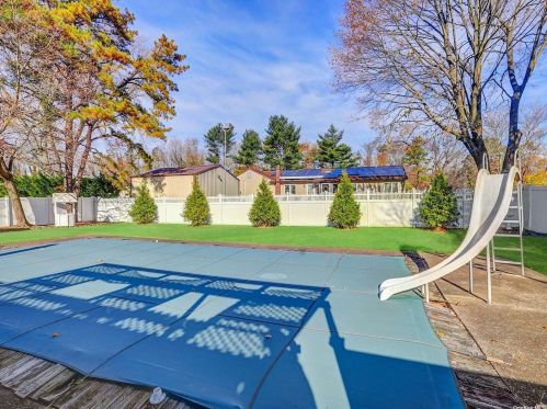 343 Gillette St, Huntington Station NY 11746-7028 exterior