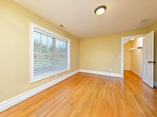 32 Harold Rd, Farmington CT 06032-3407 exterior