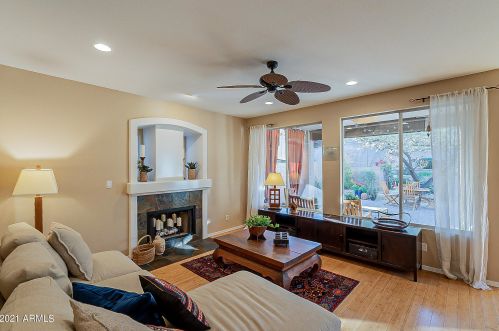 16026 10 St, Phoenix AZ 85086-0911 exterior