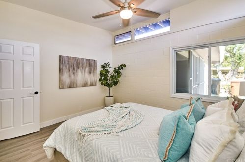 511 Rosslynn Ave, Fullerton CA  92832-2725 exterior