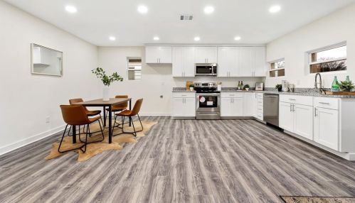 2850 Fls Dr, Dallas TX 75211-9008 exterior