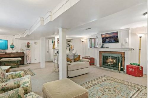 6121 Newport Ave, Chicago IL 60634-4142 exterior