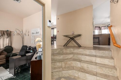 7983 Lauder St, Tucson, AZ 85747-9267