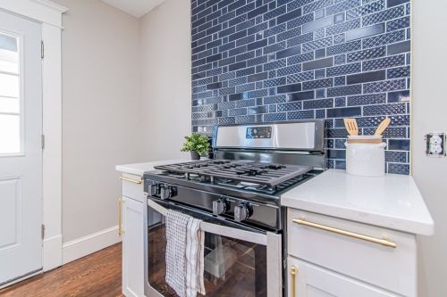 91 Wilber St, Springfield MA 01104-2527 exterior