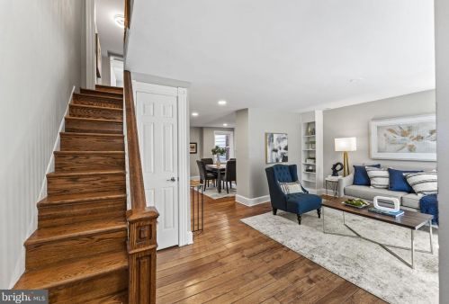 523 10th St, Washington, DC 20003-2807