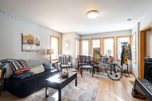 2910 Newhall St, Milwaukee WI 53211-3223 exterior