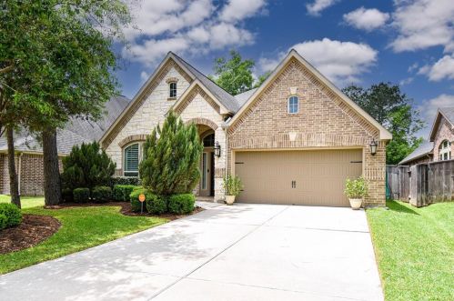 228 Forest Heights Ln, Montgomery, TX 77316-2809