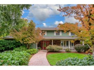 425 Stonegate St, Eugene, OR 97401-8015