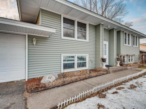 2953 Howard St, Saint Paul MN 55109-1429 exterior