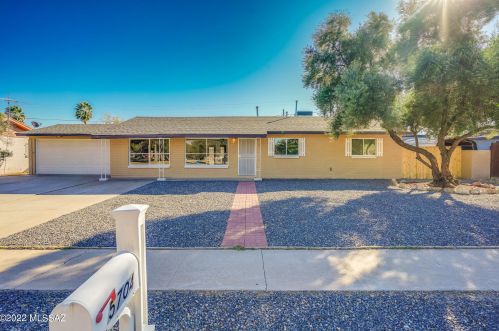 5704 Eastland St, Tucson, AZ 85711-5117