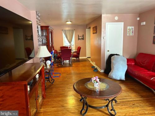 2817 Thompson St, Camden NJ 08105-1337 exterior