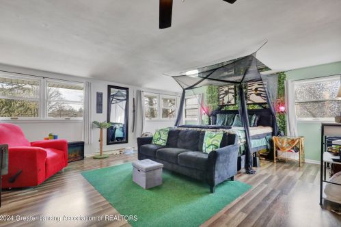 615 Burcham Dr, East Lansing MI 48823-2746 exterior