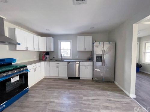 112 Trento St, Iselin NJ  08830-1465 exterior