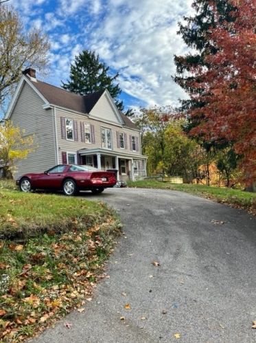 404 Middle St, Pittsburgh PA 15227-3844 exterior