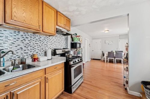 126 Moorefield St, Providence RI 02909-4835 exterior