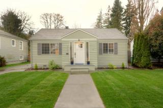 8461 35 Ave, Seattle WA  98115-3608 exterior