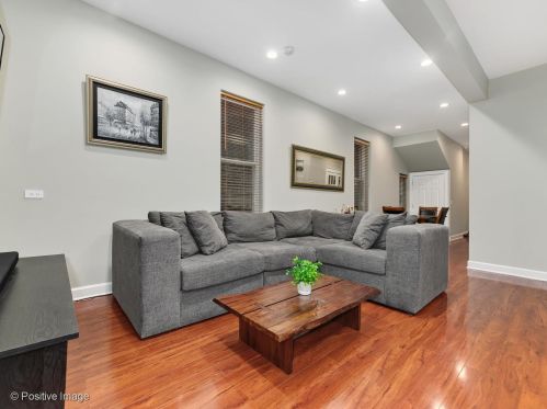 1344 Artesian Ave, Chicago IL  60622-2934 exterior