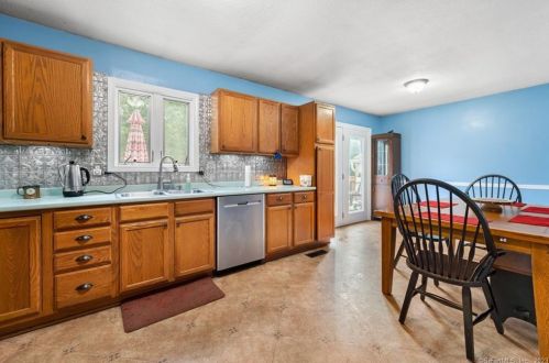 192 Geer Rd, Exeter CT 06249-2604 exterior