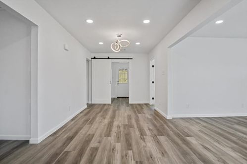 2521 Amelia St, Dallas TX  75235-8222 exterior