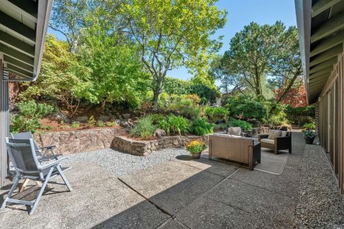 16 Gln Dr, Mill Valley CA 94941-1251 exterior
