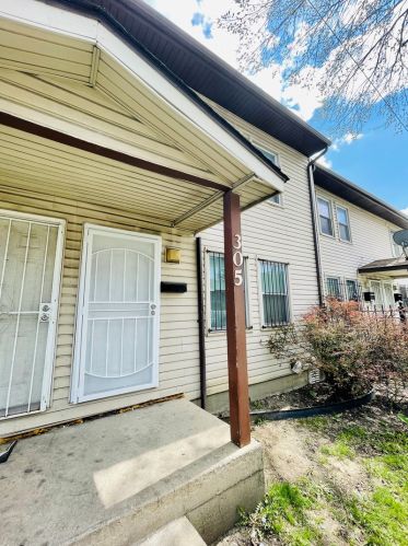 305 Springfield Ave, Chicago IL  60624-3129 exterior