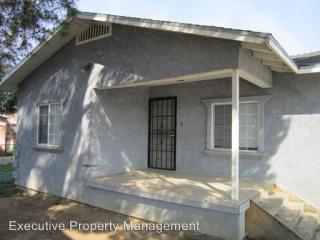 2440 Lake St, Bakersfield CA  93306-5118 exterior