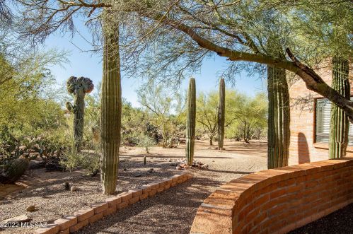 2955 Gymkhana Way, Tucson AZ  85742-9054 exterior