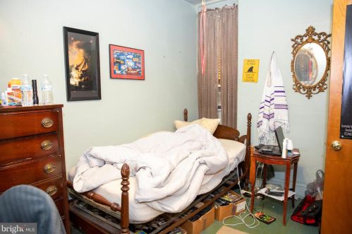 2734 18 St, Philadelphia PA 19145-4702 exterior