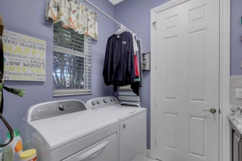 9131 Cherry Oaks Ln, Naples FL 34114-0860 exterior