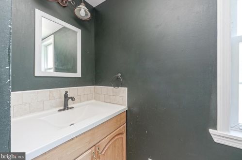 15 Pne St, Camden NJ 08103-3353 exterior