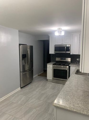 9319 Cregier Ave, Chicago IL 60617-3631 exterior