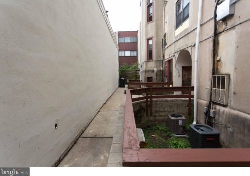 409 11th St, Philadelphia PA 19147-1224 exterior