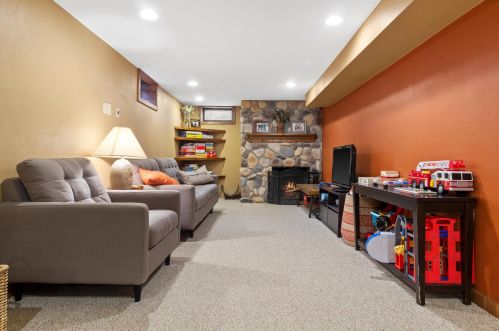 1015 121, Milwaukee WI 53226-3309 exterior