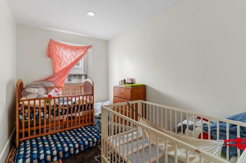 246 Smith St, Providence RI 02911-3307 exterior