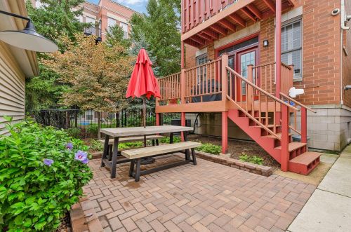 344 Scott St, Chicago IL 60610-0043 exterior