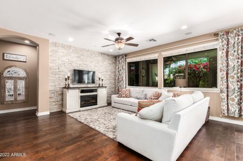 150 Horseshoe Dr, Chandler AZ 85249-4276 exterior