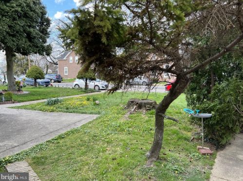 610 Longshore Ave, Philadelphia PA 19111-4423 exterior