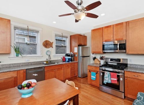 397 Linwood Ave, Newton MA 02460-1342 exterior