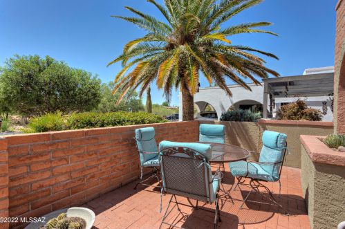 631 Los Opalos, Green Valley, AZ 85614-2312