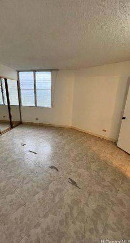 1128 Ala Napunani St, Honolulu HI 96818-1621 exterior