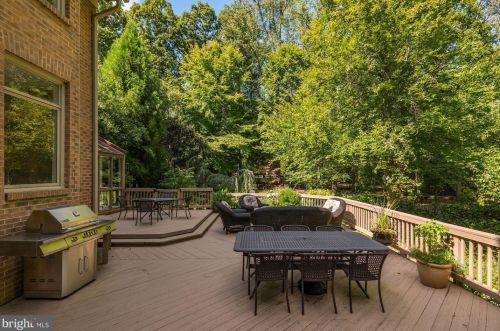 9821 Avenel Farm Dr, Rockville MD  20854-5414 exterior