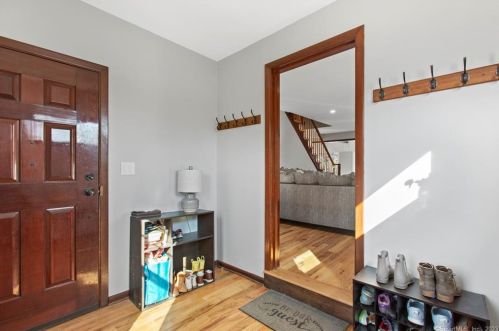 6 Jones Rd, Wallingford CT  06492-4305 exterior